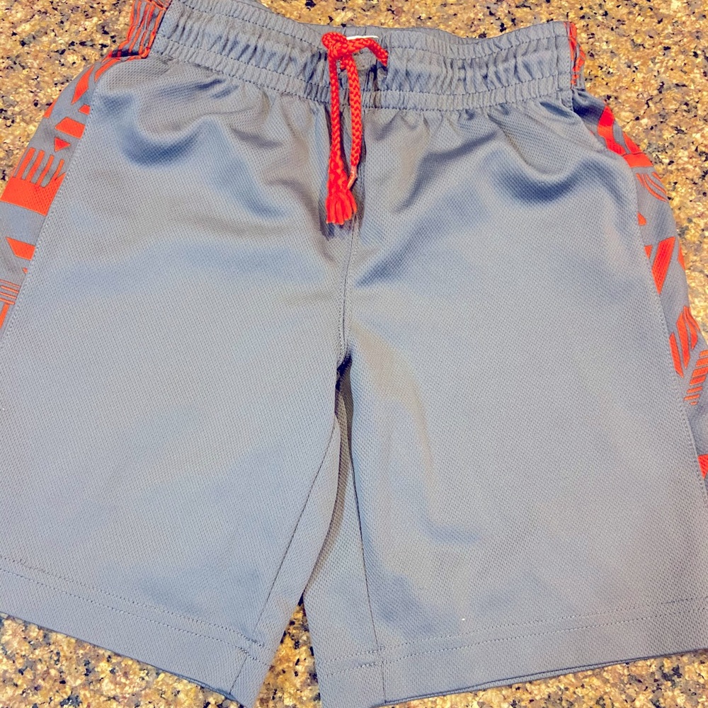 Children’s place gray shorts 🩳 orange ties